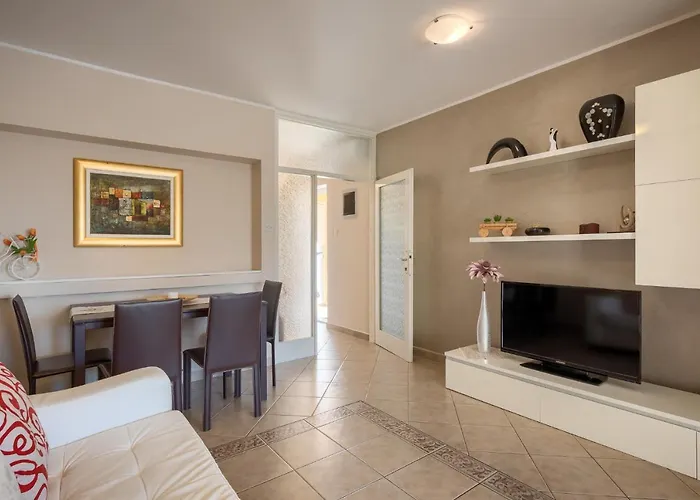 Apartament Opatic *