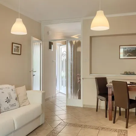Opatic Apartment