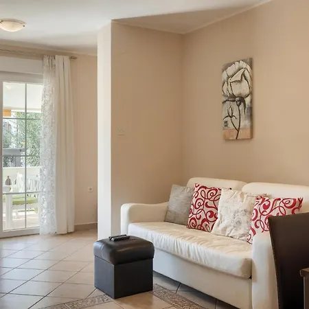Opatic Apartment *